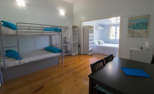 Hostal Hillcrest Guest House