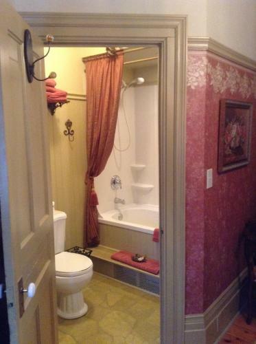 Bed & Breakfast Vinifera, The Inn On Winery Row