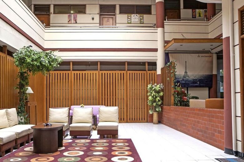 Hotel Reddoorz Plus @ Sukamulya Pasteur 2