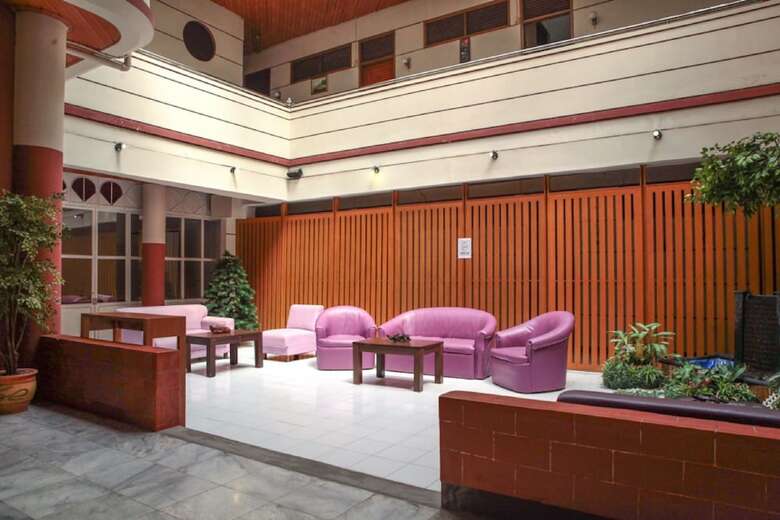 Hotel Reddoorz Plus @ Sukamulya Pasteur 2