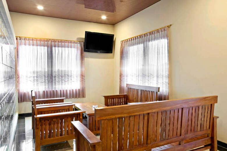Hotel Reddoorz Near Trans Studio Mall 2