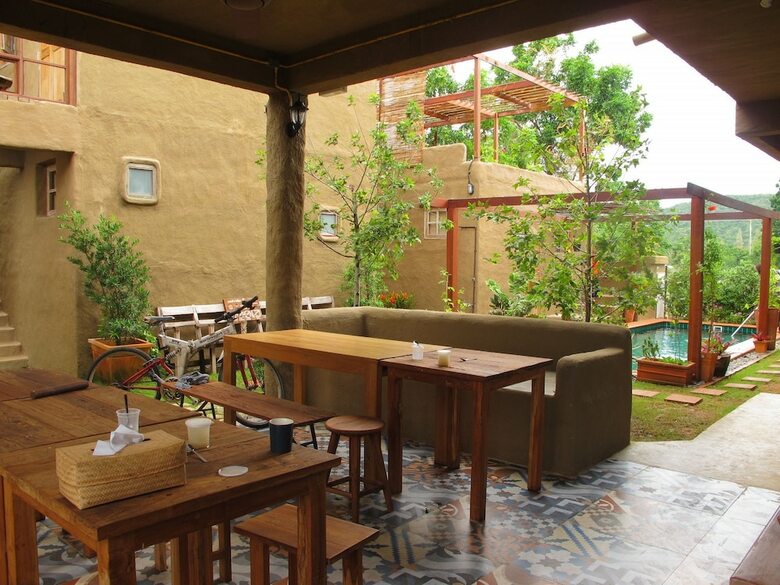 Hotel Pranberry Earth