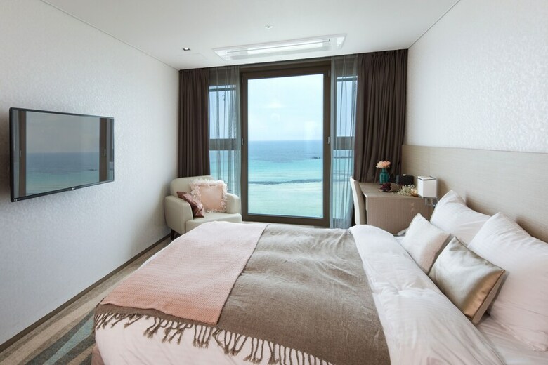 The Artstay Jeju Hamdeok - Hotel