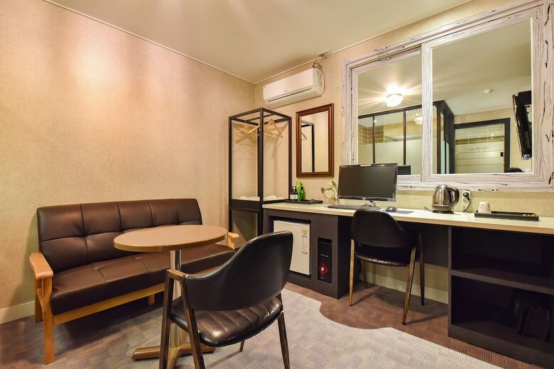 Two Heart Hotel Gimhae
