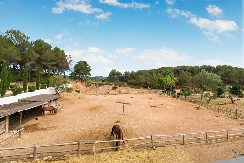 Hotel Comarquinal Bioresort Pened�s