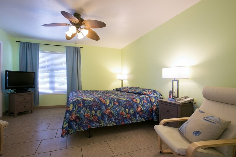 Motel Dolphin Inn Resort