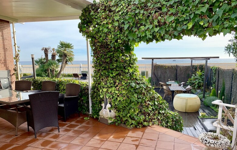 Villa Beach House Barcelona Jacuzzi & Beach Access