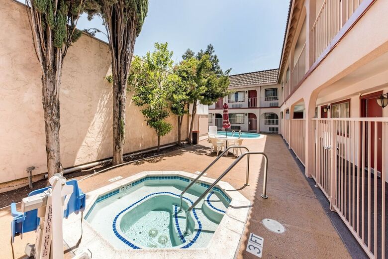 Hotel Econo Lodge