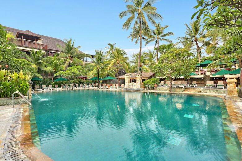 Hotel Legian Beach Villas