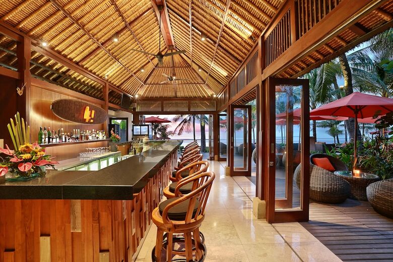 Hotel Legian Beach Villas