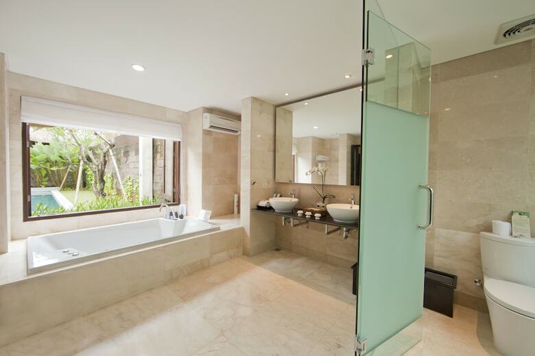 Hotel Legian Beach Villas