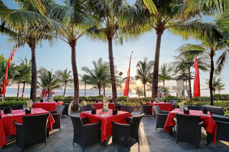 Hotel Legian Beach Villas