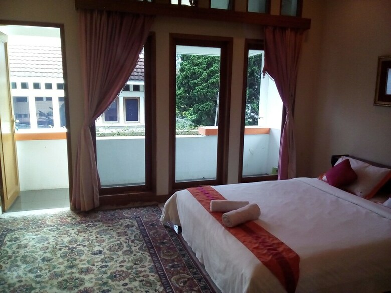Villa Simply Homy Guesthouse Graha Puspa