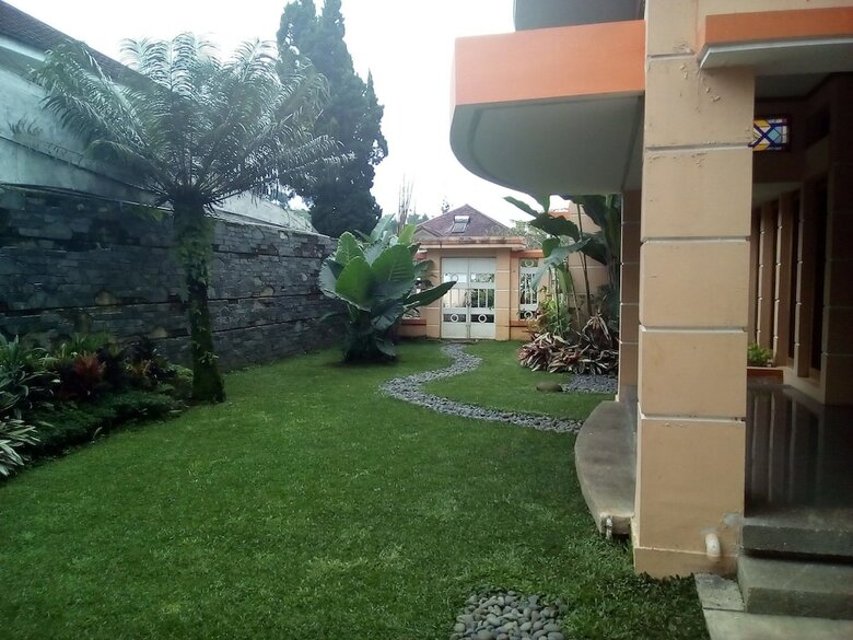 Villa Simply Homy Guesthouse Graha Puspa