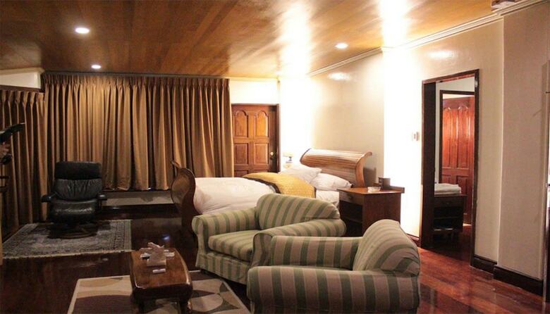 Hotel F8 Bed And Breakfast
