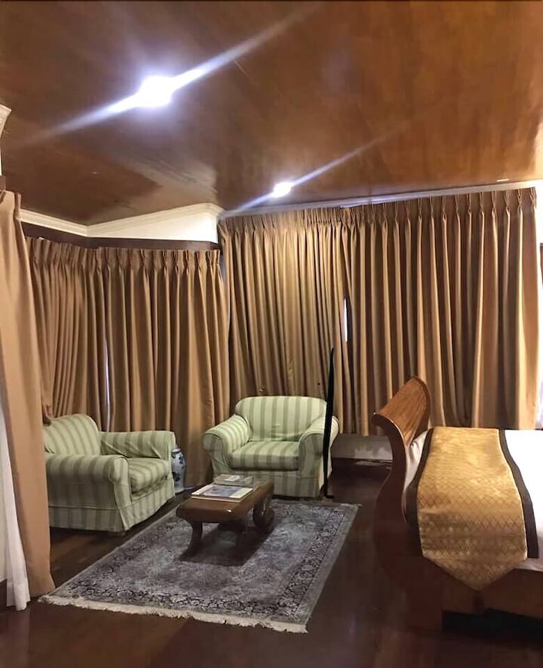 Hotel F8 Bed And Breakfast