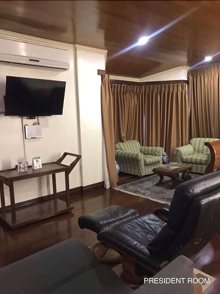 Hotel F8 Bed And Breakfast