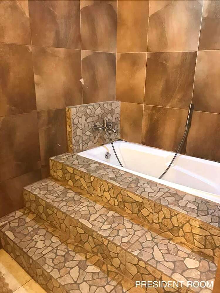 Hotel F8 Bed And Breakfast