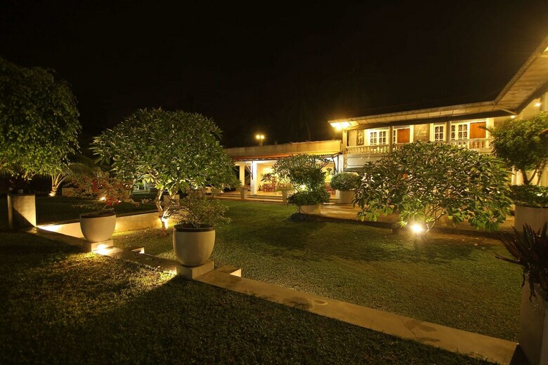 Hotel The Caribbean Gate Resort & Cafe