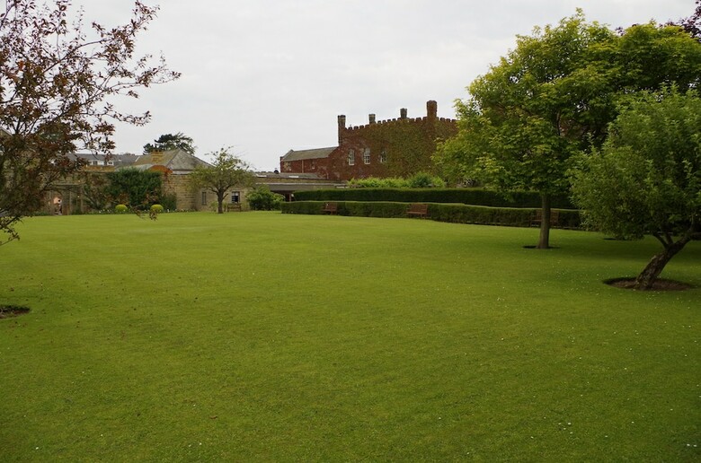 Bed & Breakfast Sneaton Castle Centre