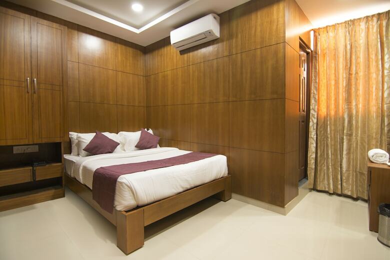 Hotel Shoba Tulip