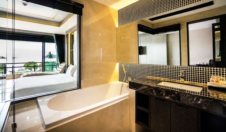 Hotel Aqua Resort Phuket