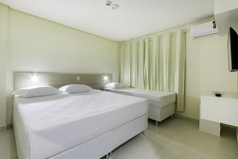 Wr Hotel