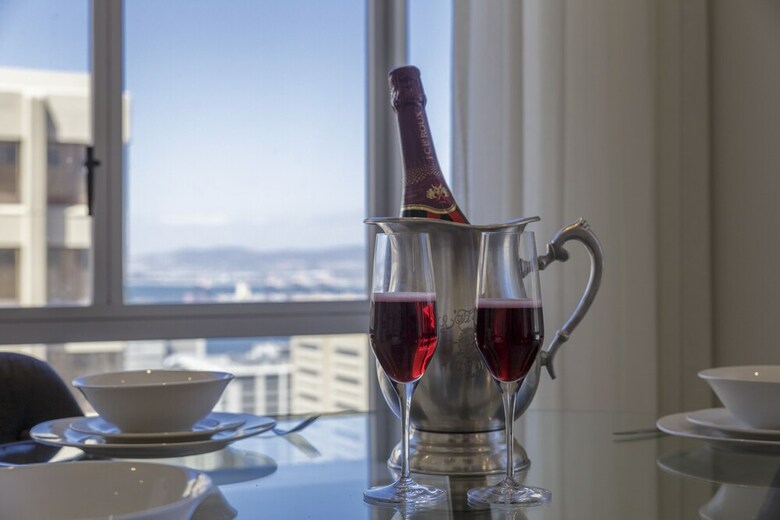 Apartamentos Triangle Luxury Suites By Totalstay