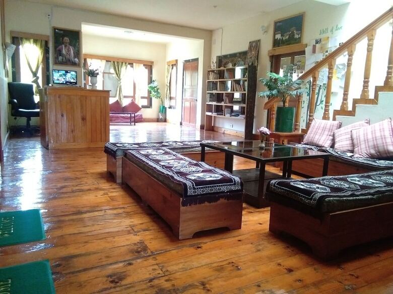 Hotel Nirvana Lodge & Homestay