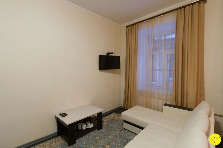 Yellow Hotel
