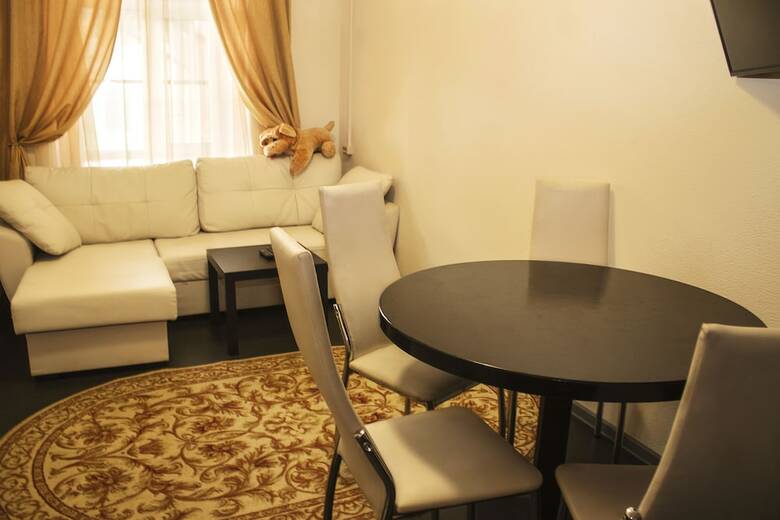 Yellow Hotel