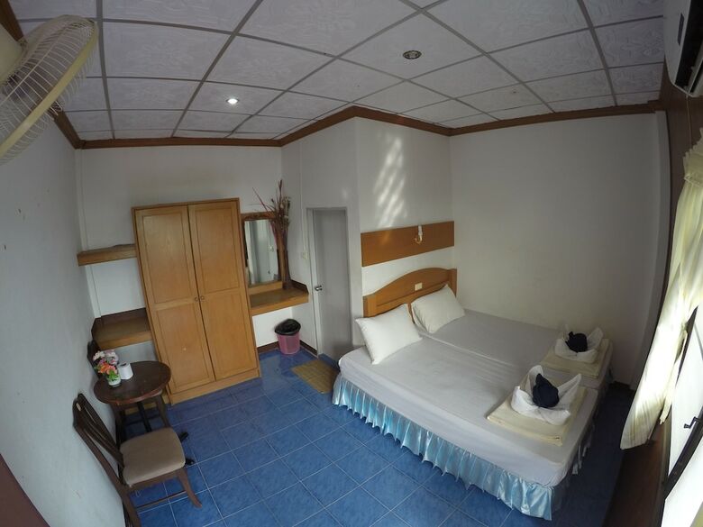 Hotel Tanyaporn House