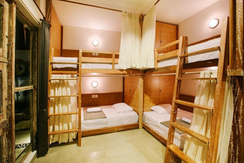 Hostal Lokal Bali Hostel