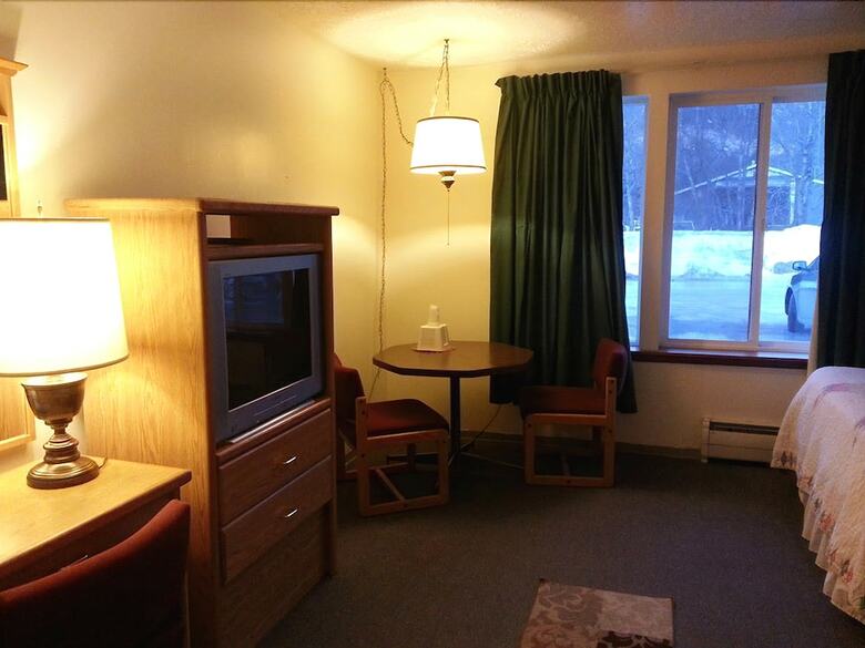 Eagles Nest Motel