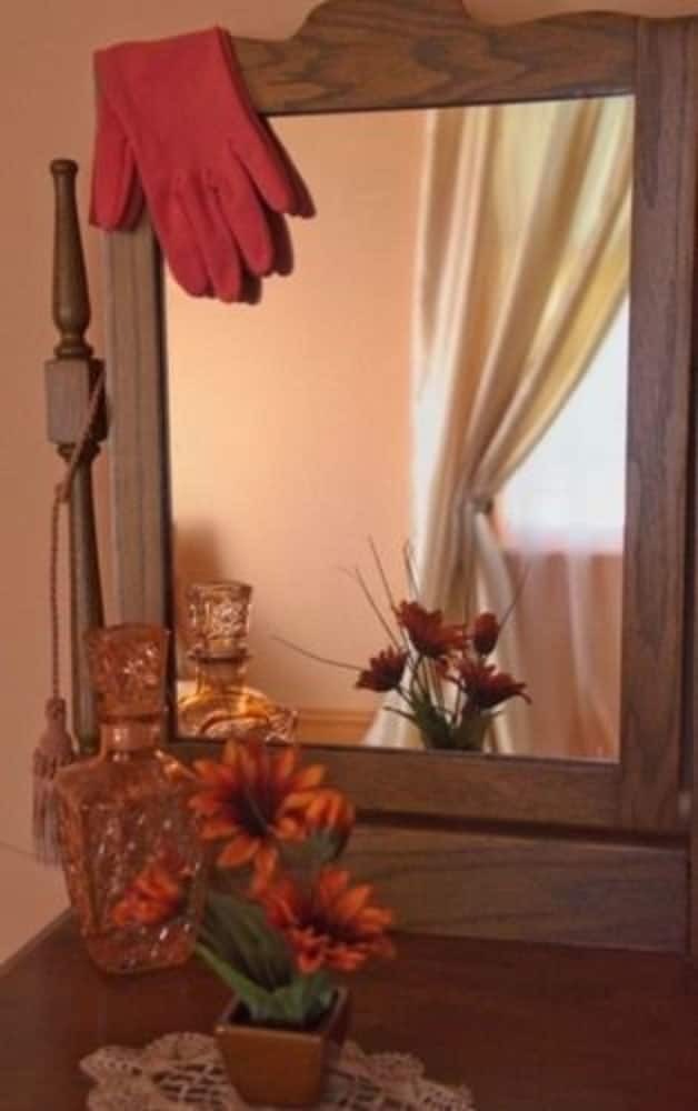 Butterfly Mansion Bed & Breakfast - No Pets Allowed
