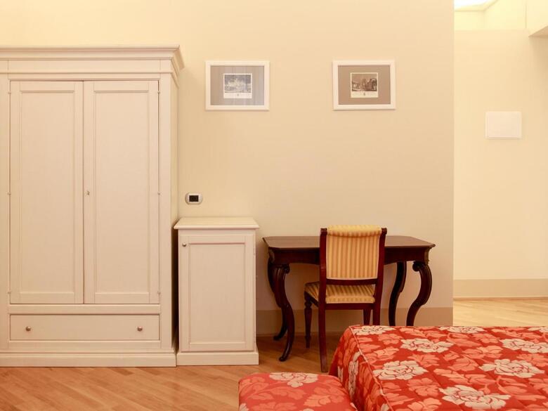Casa Isolani Piazza Maggiore 1.0
