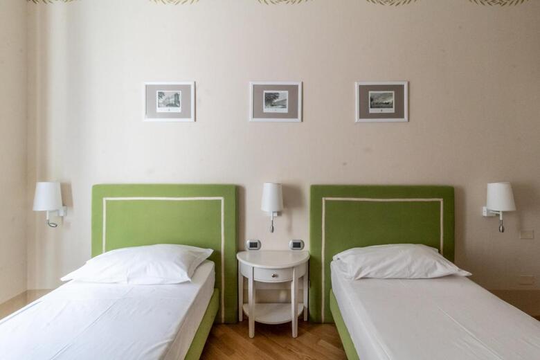 Casa Isolani Piazza Maggiore 1.0