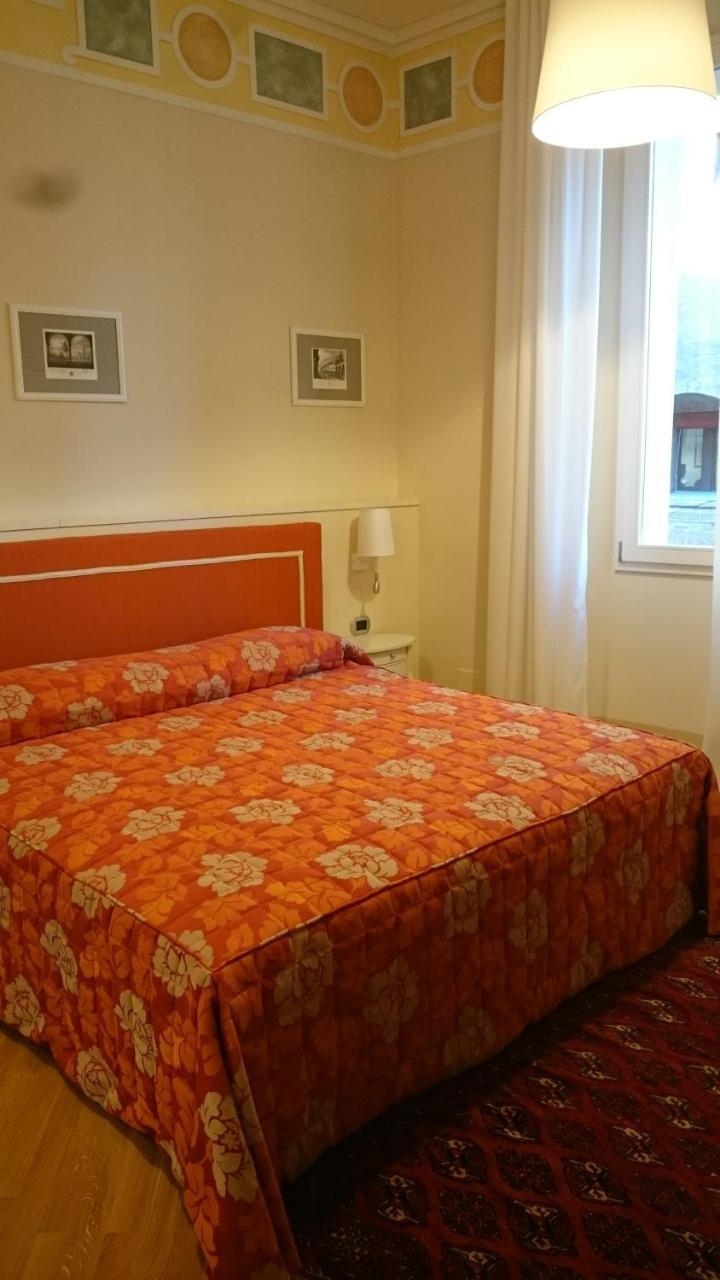 Casa Isolani Piazza Maggiore 1.0
