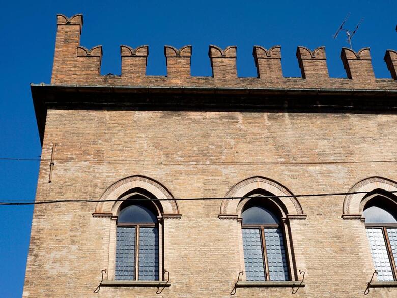 Casa Isolani Piazza Maggiore 1.0