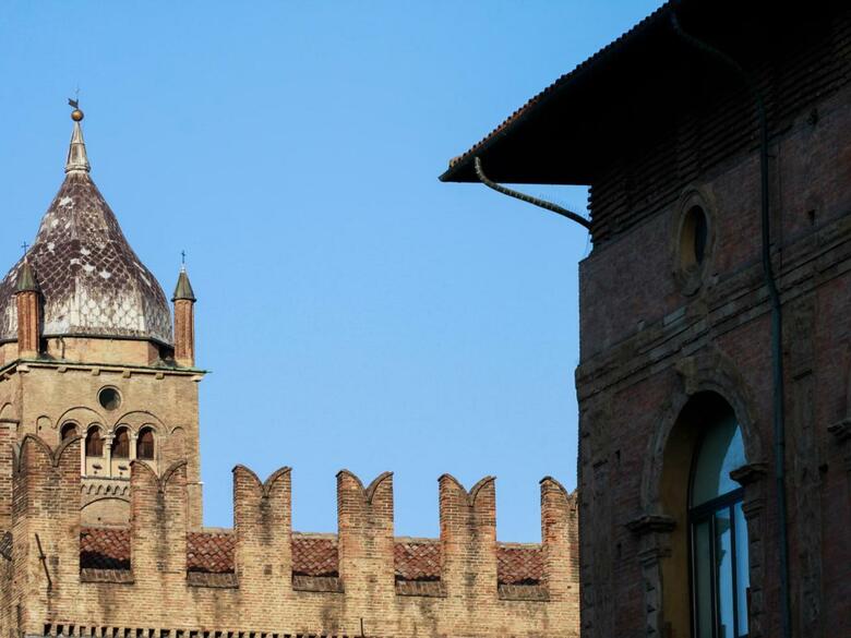Casa Isolani Piazza Maggiore 1.0