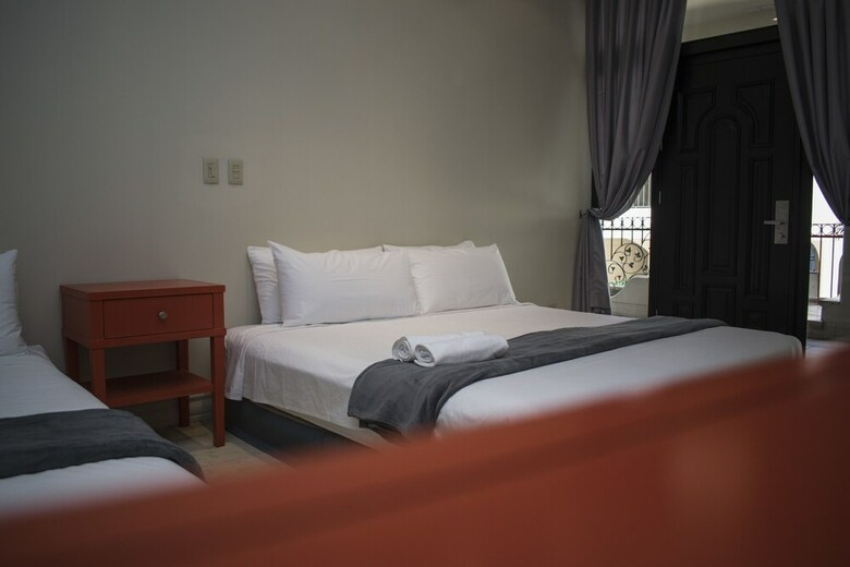 Hostal Fauna Luxury Hostel
