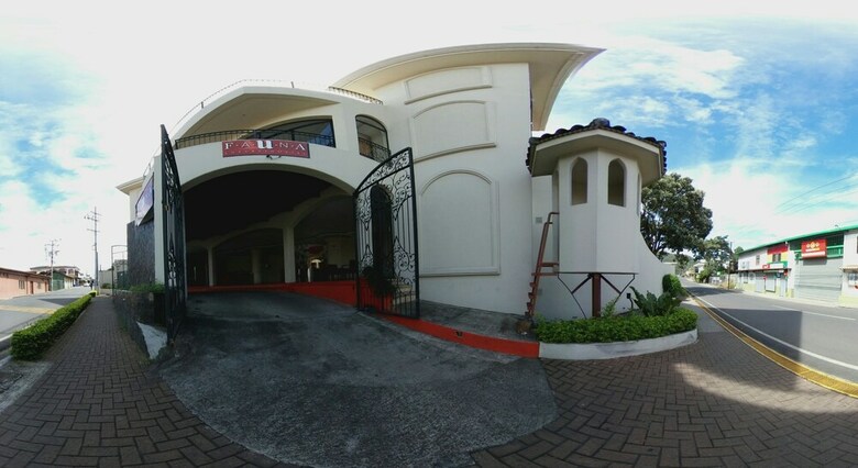 Hostal Fauna Luxury Hostel