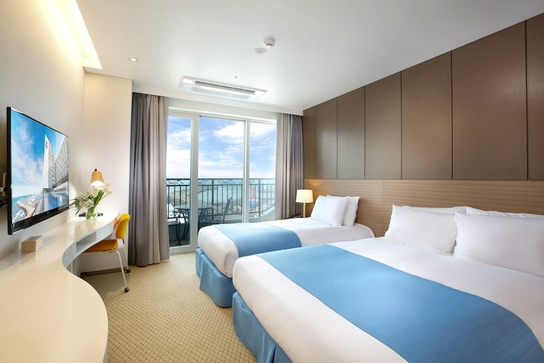 Whistle Lark Hotel