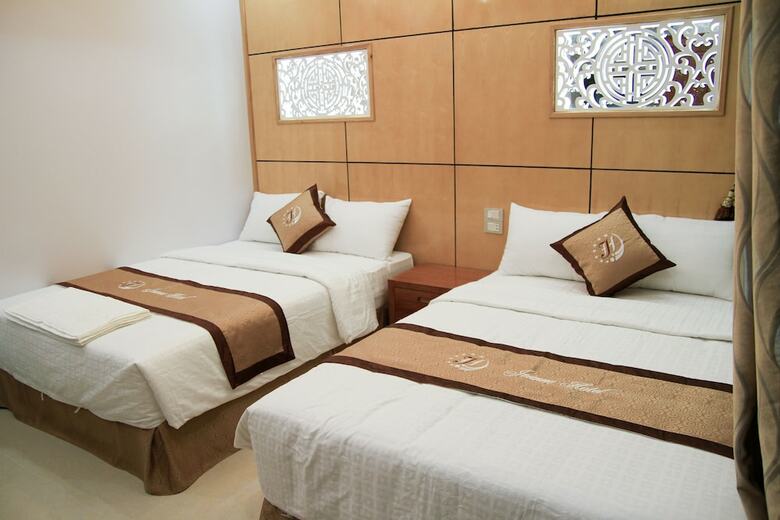 Jeanne Hotel