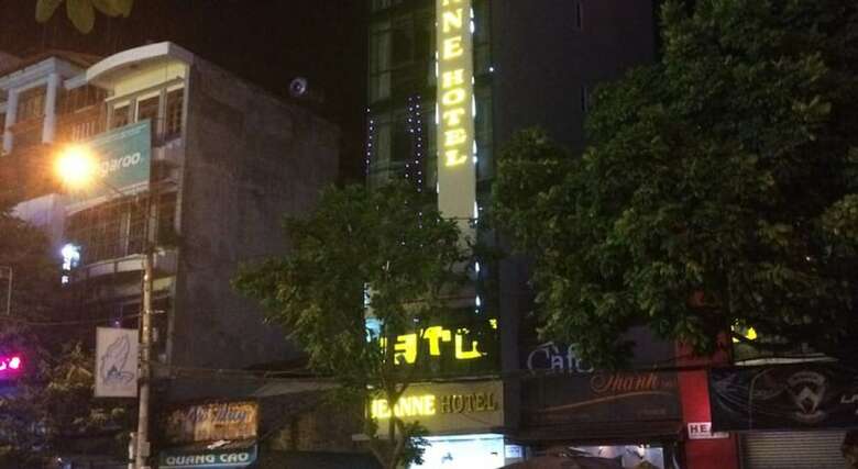 Jeanne Hotel