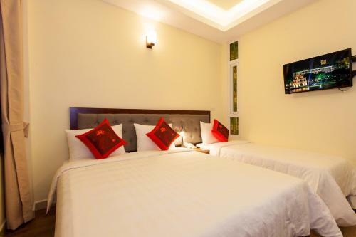 Queen Light Hotel