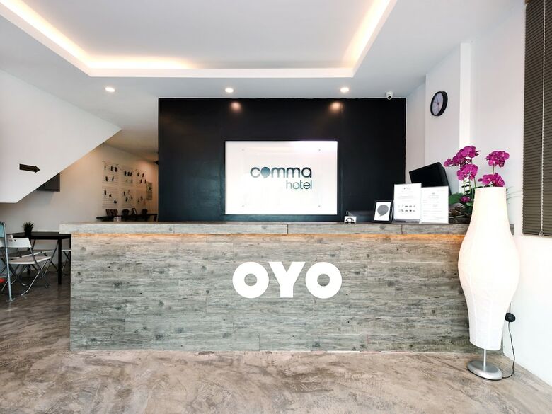 Oyo 758 Comma Hotel