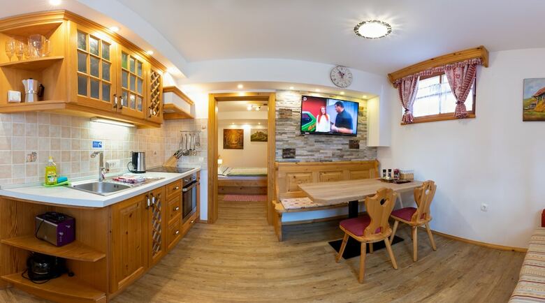 Villa Flora Apartments