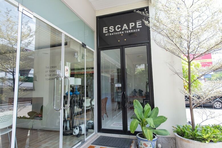 Hotel Escape At Sathorn Terrace