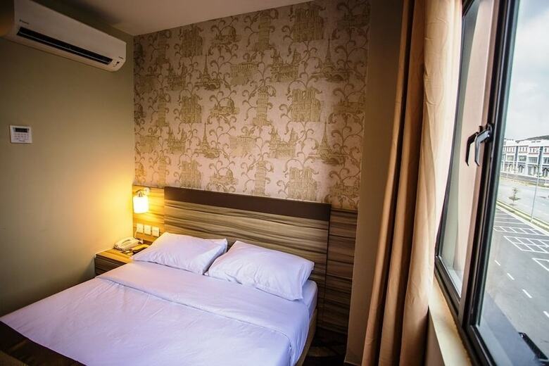 Victory City Hotel